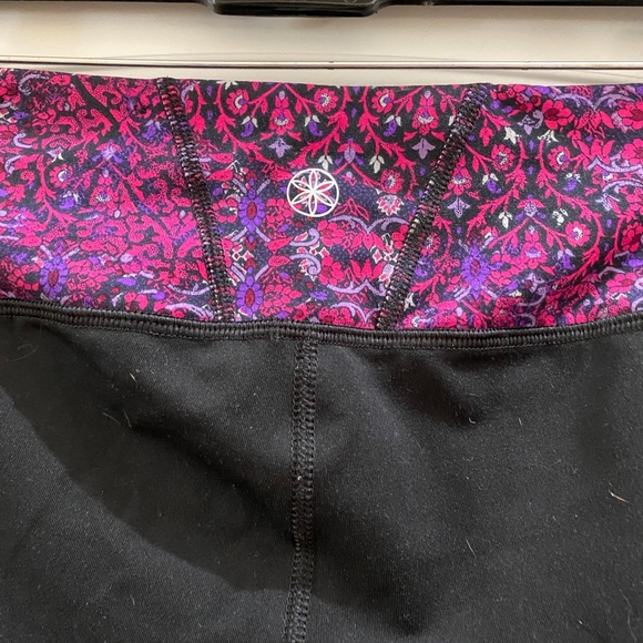 GAIAM Pants & Jumpsuits 5 Gaiam Yoga Pants M Poshmark